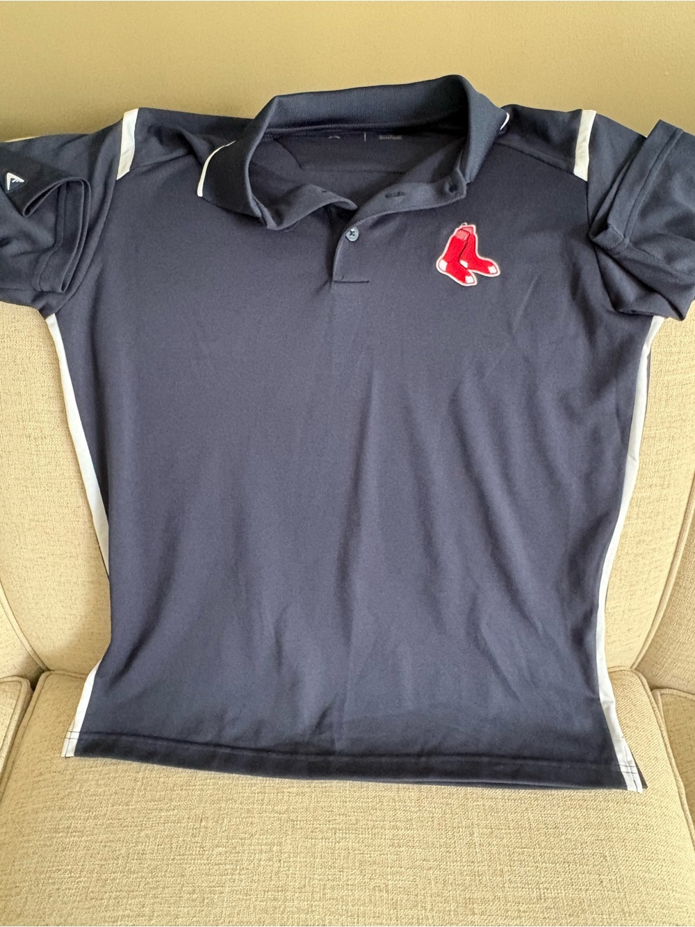 Boston Red Sox Insignia on Golf Polo Size Medium White Stripe Shoulder & Sides
